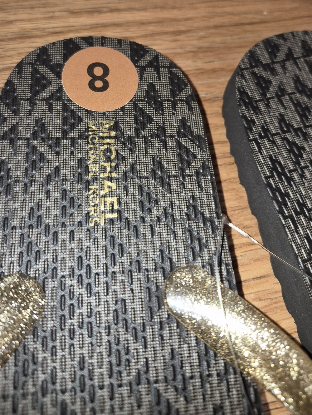 NWT Size 8 Michael Kors Jet Set Signature Flip Flops Brown/Gold Logo New! - Picture 4 of 4